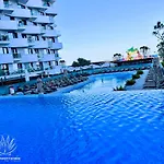Heaven Infinity Sunset Pool & * Năvodari