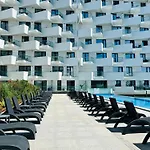 Heaven Infinity Sunset Pool & Apartmán Năvodari