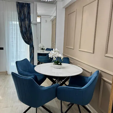 Heaven Infinity Sunset Pool & *