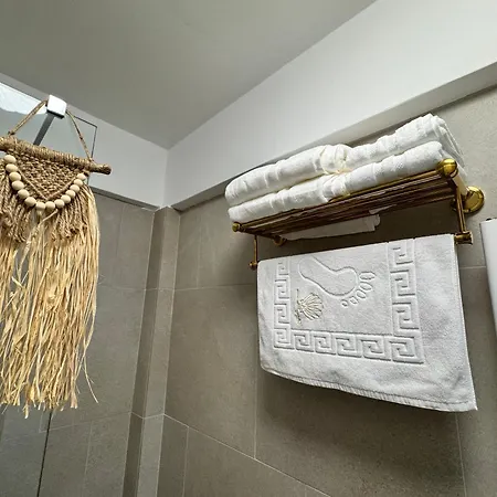 Heaven Infinity Sunset Pool & Navodari