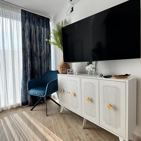 Heaven Infinity Sunset Pool &