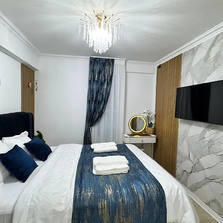 Heaven Infinity Sunset Pool & *