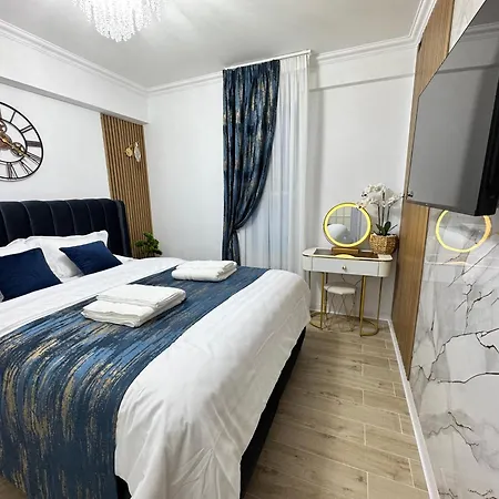 Heaven Infinity Sunset Pool & Navodari