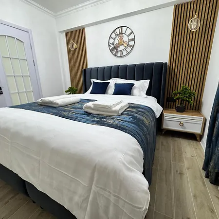 Heaven Infinity Sunset Pool &