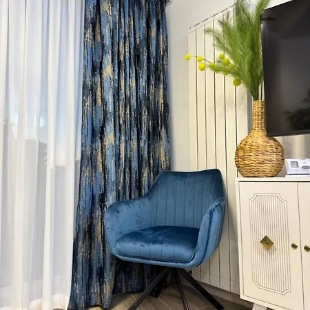 Heaven Infinity Sunset Pool & Navodari