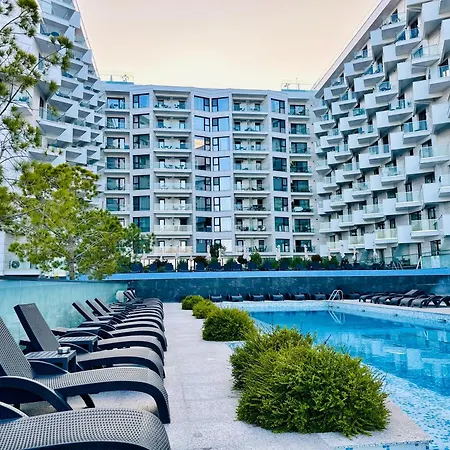 Heaven Infinity Sunset Pool & Appartement *