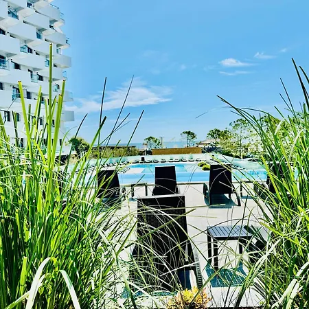 Heaven Infinity Sunset Pool &