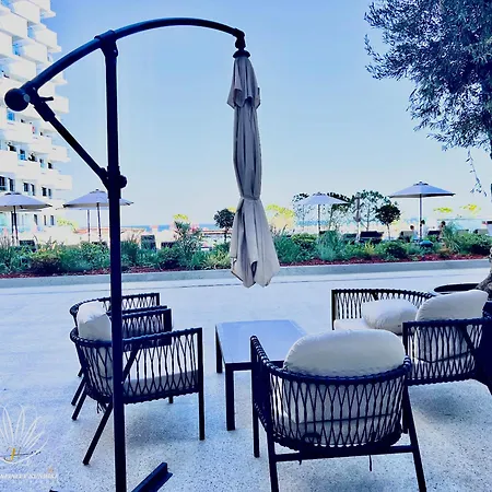 Heaven Infinity Sunset Pool & Apartment *