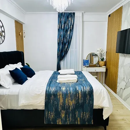 Heaven Infinity Sunset Pool &