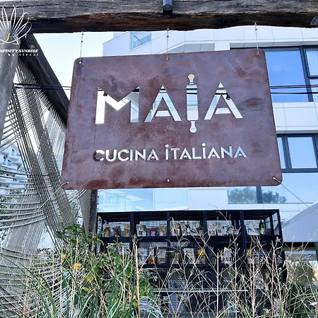 Apartment Heaven Infinity Sunset Pool & Navodari