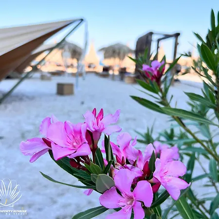 Heaven Infinity Sunset Pool & Apartment *