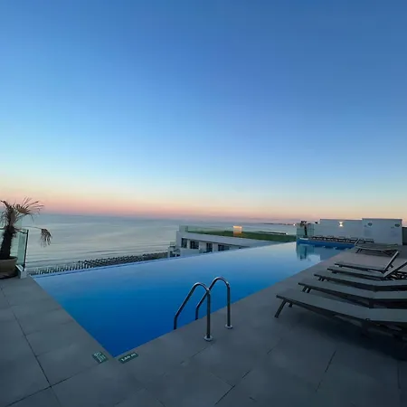 Heaven Infinity Sunset Pool & Нэводари
