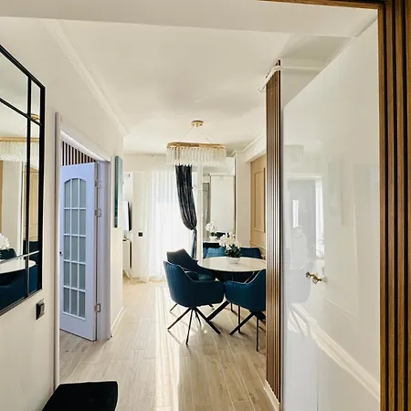 Heaven Infinity Sunset Pool & Navodari