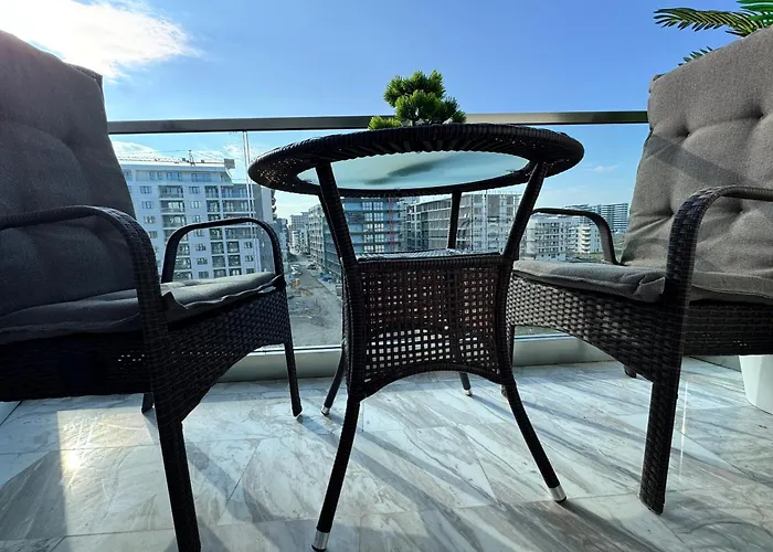 Heaven Infinity Sunset Pool & *