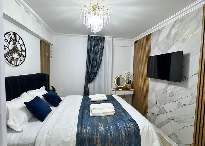 Heaven Infinity Sunset Pool & *