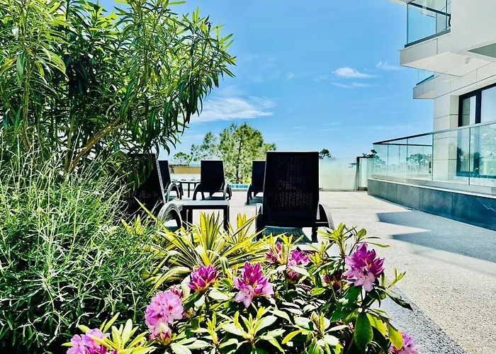 Heaven Infinity Sunset Pool & Navodari