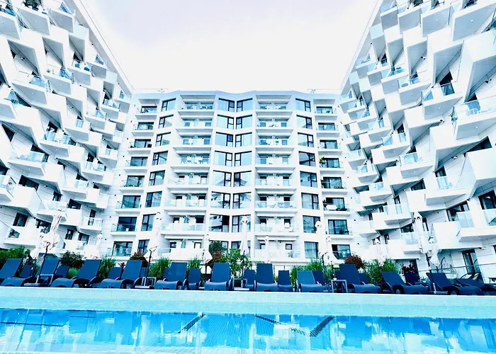 Heaven Infinity Sunset Pool & Apartment