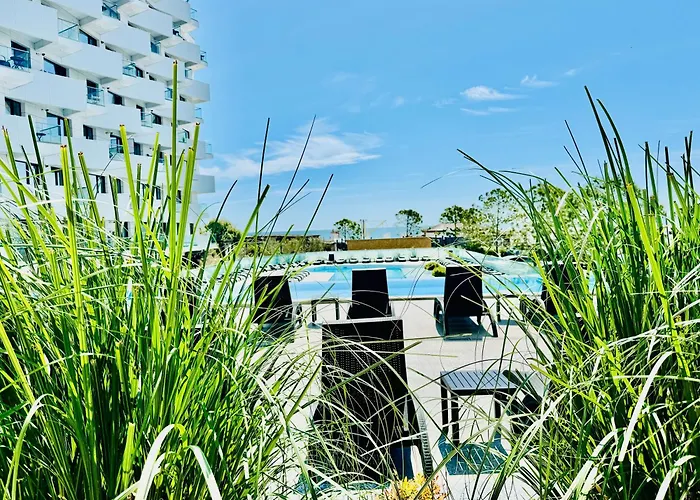 Heaven Infinity Sunset Pool &