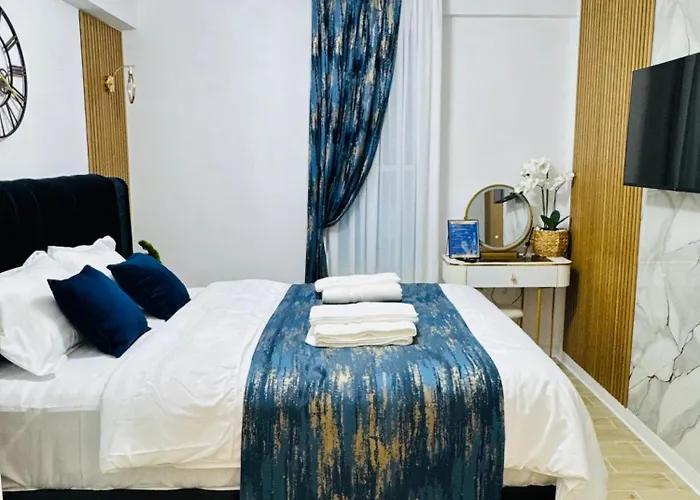 Heaven Infinity Sunset Pool &