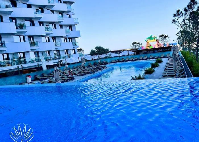 Heaven Infinity Sunset Pool & * Navodari