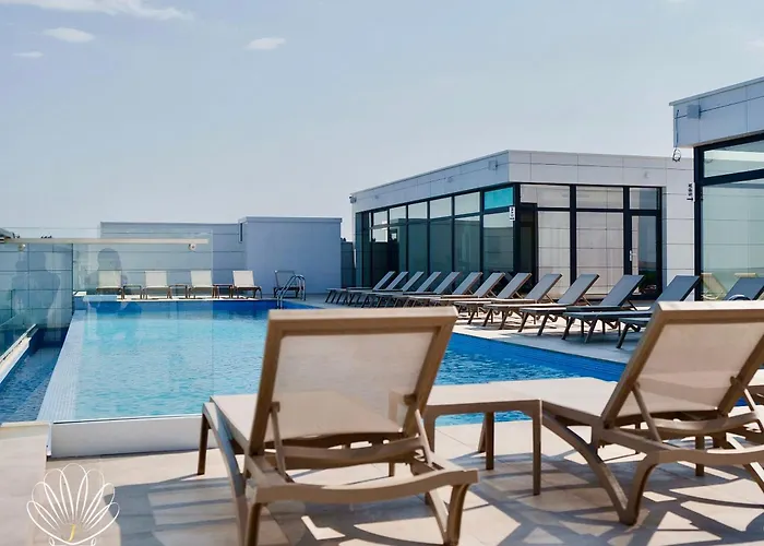 Heaven Infinity Sunset Pool & * Navodari