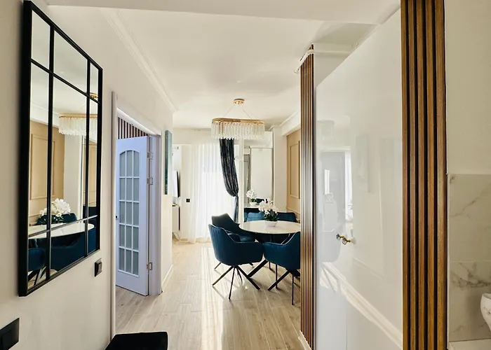 Heaven Infinity Sunset Pool & Navodari